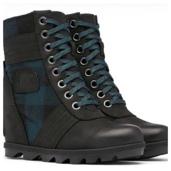 Sorel Shoes - Sorel waterproof Lexie boots NWT